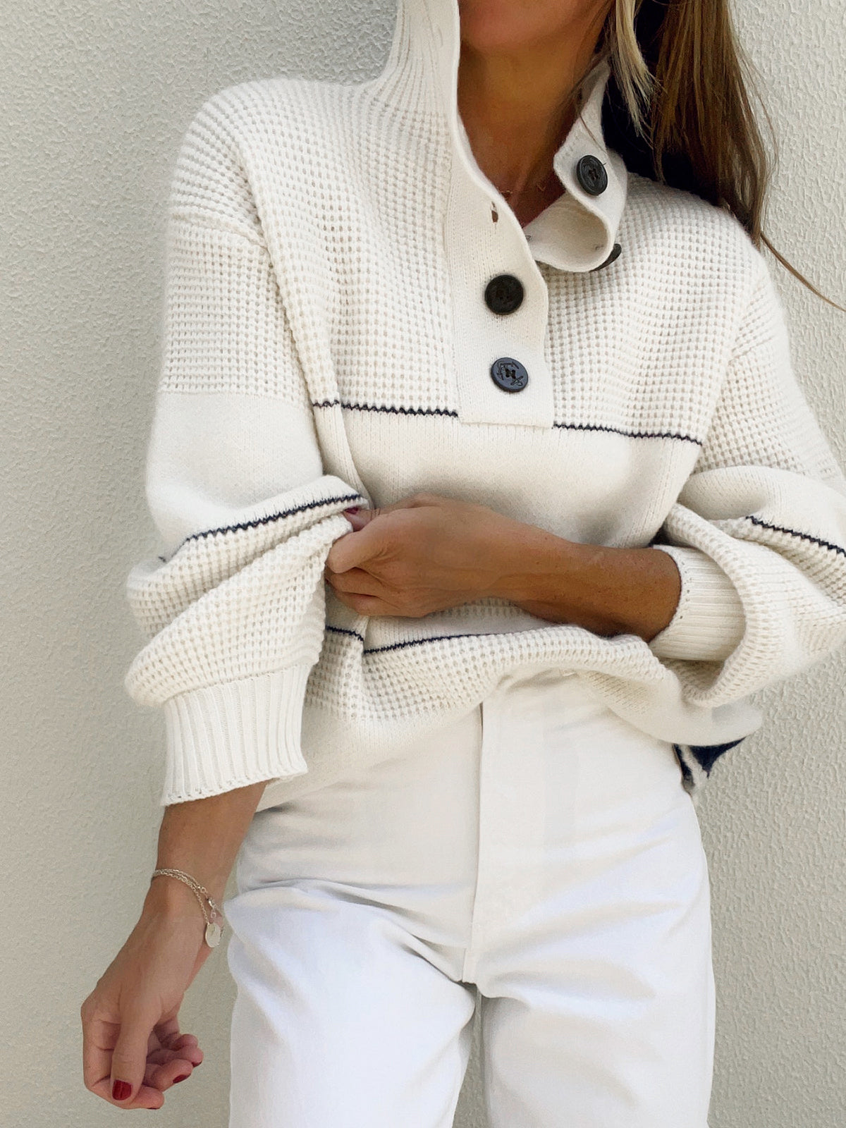 Mia | Sweater With Open Collar and Buttons