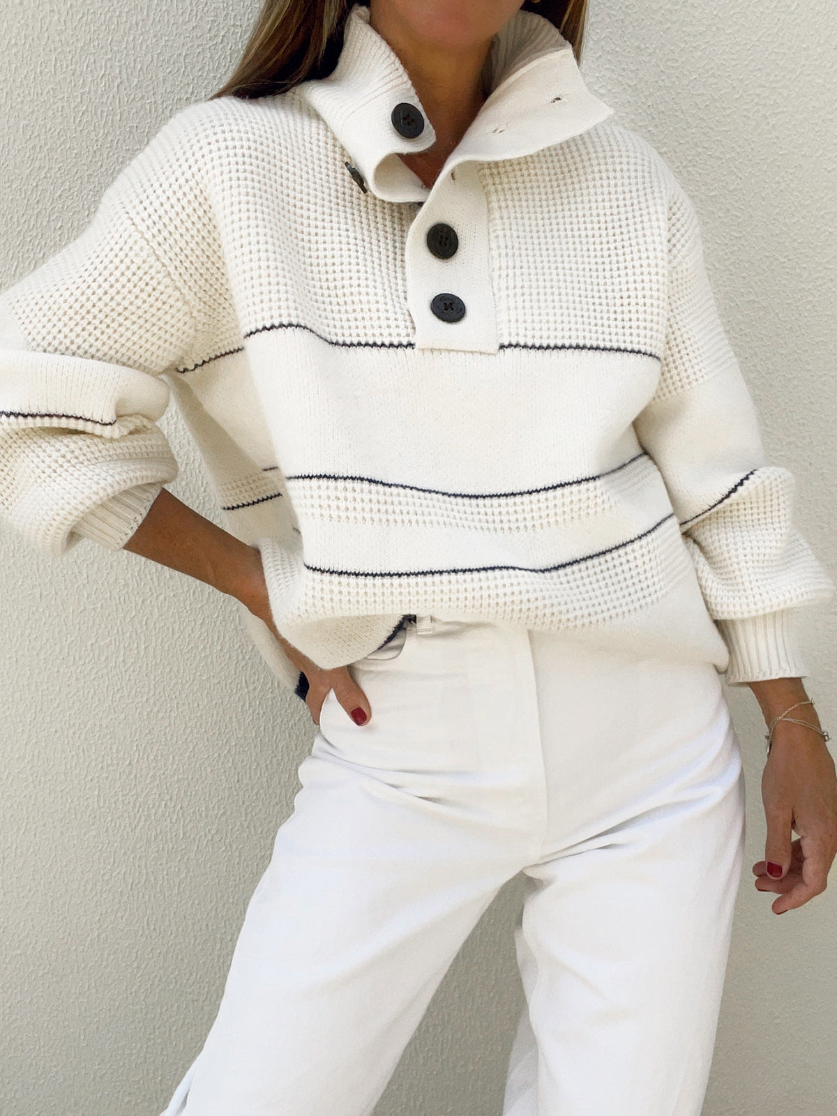Mia | Sweater With Open Collar and Buttons