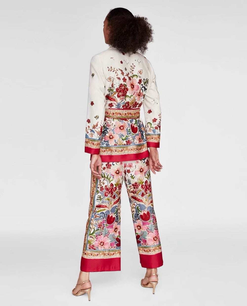Retro Floral 2 Piece Set Threads & Bond