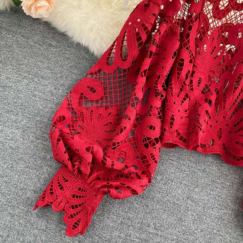 Hollow-out Designer Blouse Threads & Bond
